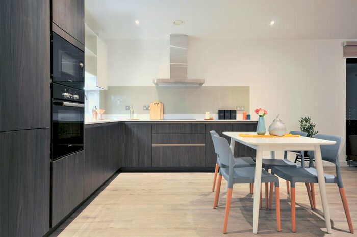 3 Bedroom Flat To Rent In Lockgate Square, Salford, M5