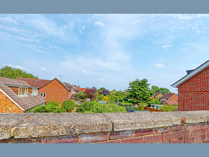 2 Bedroom Apartment To Rent In Oak Tree Road, Marlow, SL7