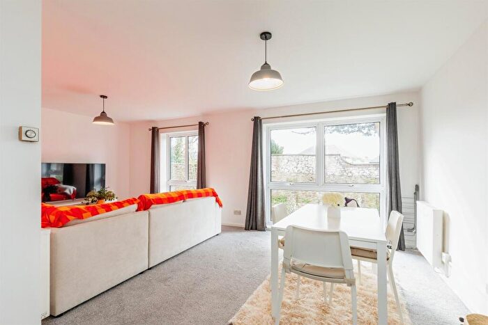 2 Bedroom Apartment For Sale In Southfield Road, Westbury-On-Trym, Bristol, BS9
