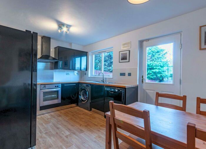 2 Bedroom Semi-Detached House To Rent In L &#; The Murrays, Edinburgh, EH17