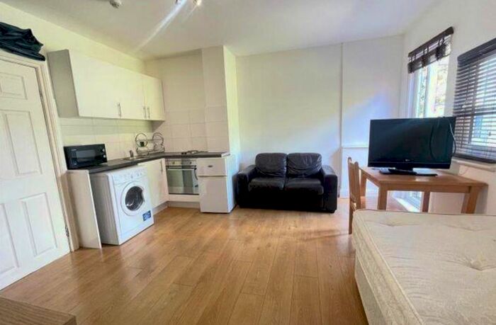 Studio To Rent In Finchley Road, London, NW3