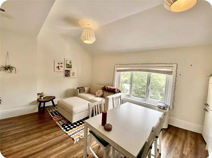 2 Bedroom Duplex To Rent In Burton Road, Didsbury, M20