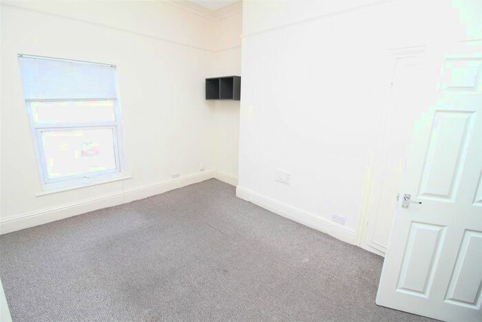 1 Bedroom Flat To Rent In Ashton Old Road, Openshaw, Manchester, M11