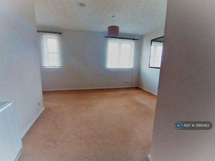 1 Bedroom Flat To Rent In Wyatt Road, Crayford, Dartford, DA1