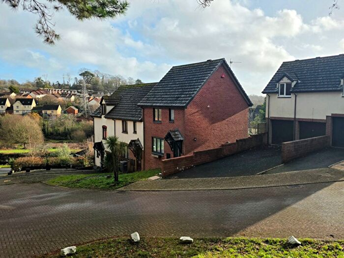 3 Bedroom End Of Terrace House For Sale In Eaglewood Close, Torquay, TQ2