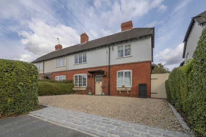 3 Bedroom Semi-Detached House To Rent In Glebe Road, Cheltenham, GL52