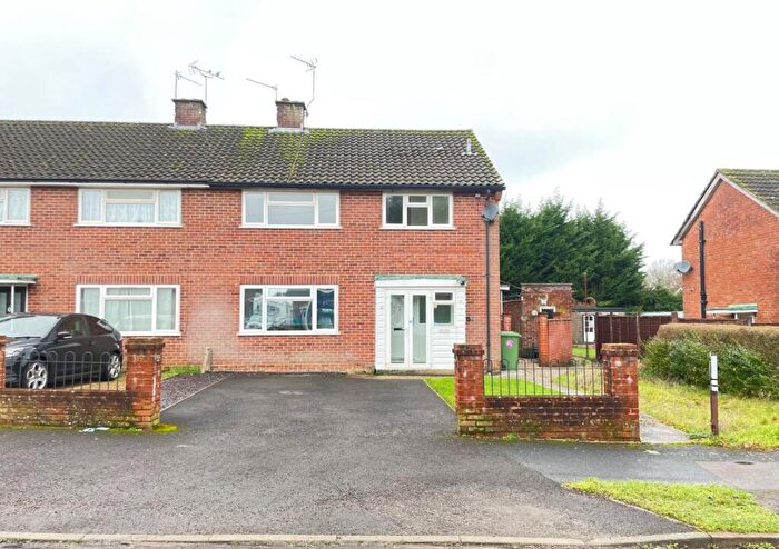 1 Bedroom Apartment For Sale In The Mead, Liphook, Hampshire, GU30