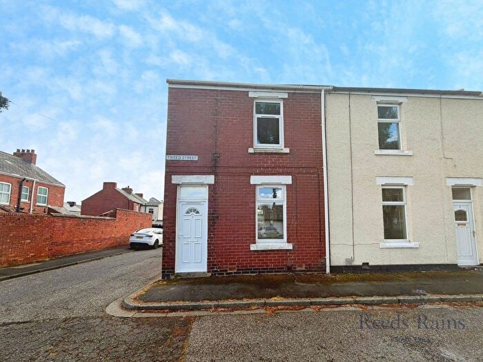 2 Bedroom End Of Terrace House To Rent In Tweed Street, Washington, Tyne And Wear, NE38