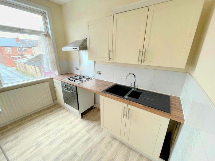 2 Bedroom Flat To Rent In Clifton Road, Darlington, DL1