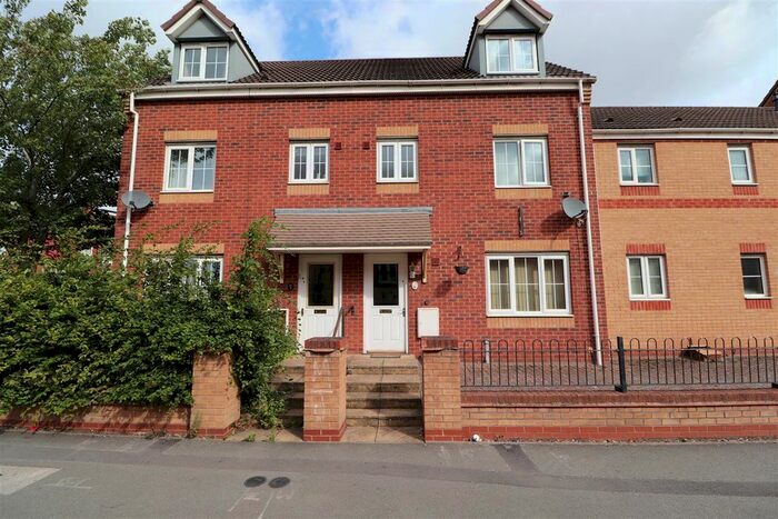 5 Bedroom Property To Rent In Thackhall Street, Coventry, CV2