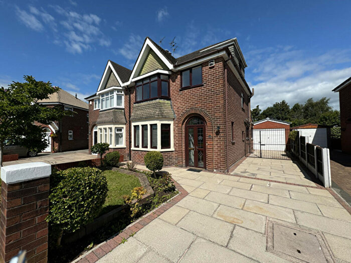 3 Bedroom Semi-Detached House To Rent In Moorhey Drive, Penwortham, PR1