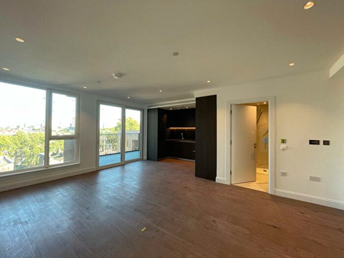 2 Bedroom Flat To Rent In Gasholder Place, Oval Village, Kennington, London, SE11