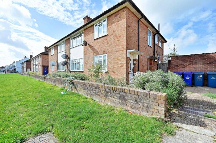 2 Bedroom Flat To Rent In Kenton Lane, , Kenton, Harrow, HA3