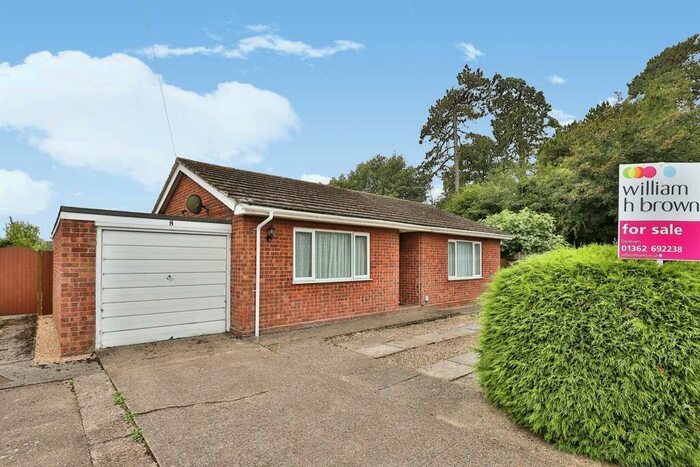 2 Bedroom Detached Bungalow For Sale In Elm Close, Yaxham, Dereham, NR19