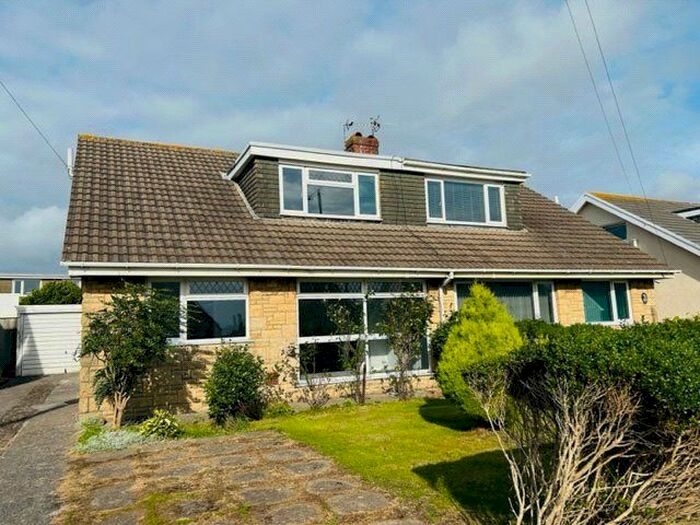 3 Bedroom Bungalow To Rent In Fulmar Road, Porthcawl, CF36