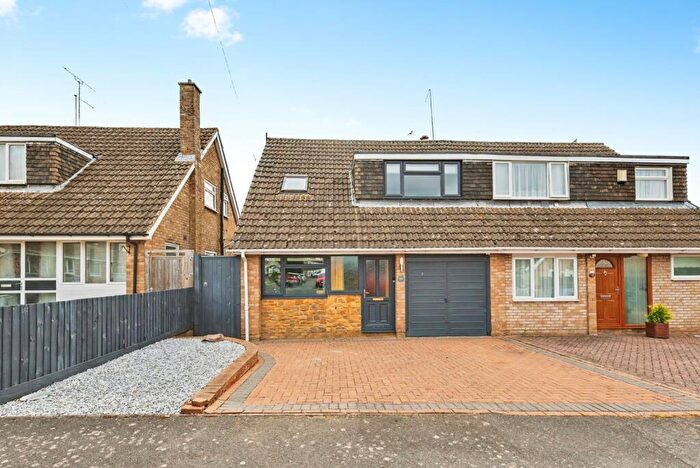 3 Bedroom Semi Detached House For Sale In Wantage Close, Hackleton, Northampton, Northamptonshire, NN7