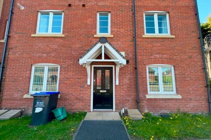 2 Bedroom Flat To Rent In Coventry Road La Reine Mews, Kenilworth, CV8