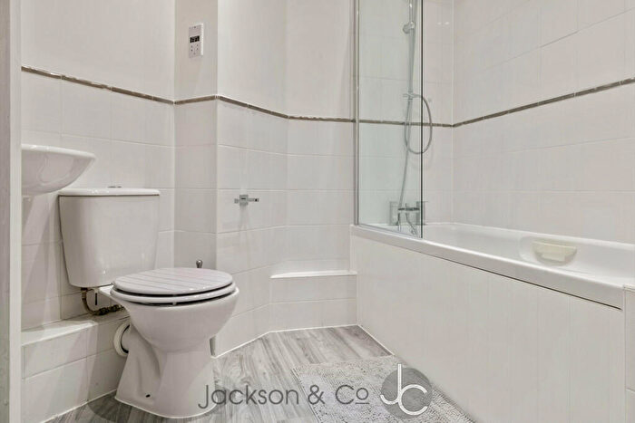 2 Bedroom Apartment To Rent In Albany Gardens, Colchester, CO2