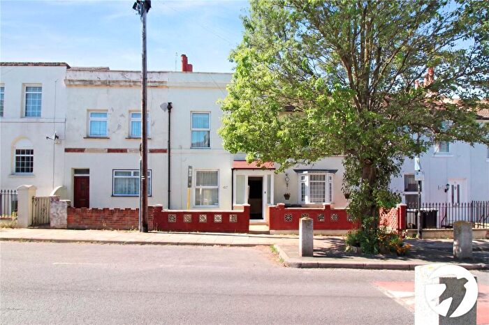 3 Bedroom Terraced House To Rent In Wellington Street, Gravesend, Kent, DA12