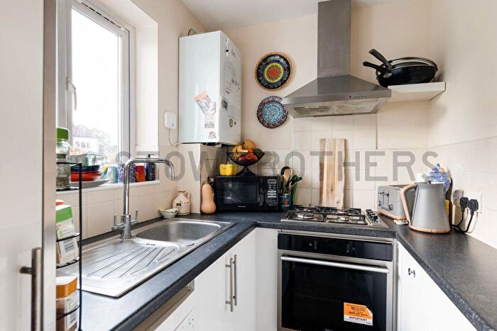 1 Bedroom Flat To Rent In Wigram Road, Wanstead, E11