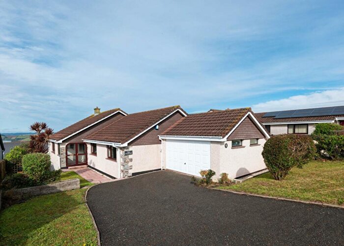 4 Bedroom Detached House To Rent In Ocean View Polruan, PL23