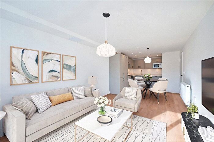 1 Bedroom Flat For Sale In Ruxley Lane, Ewell, KT19