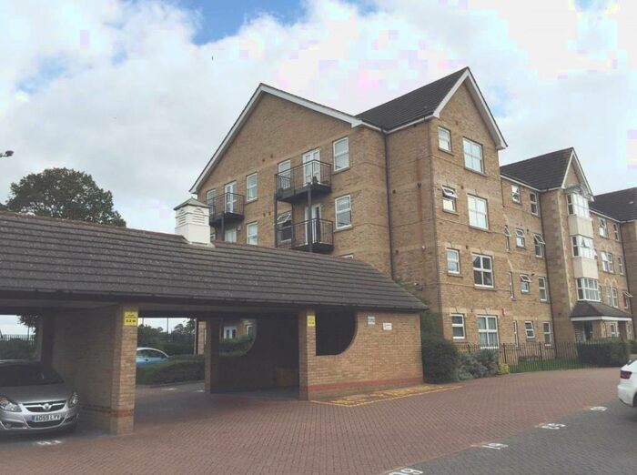 2 Bedroom Flat To Rent In Cobham Close, Enfield, EN1