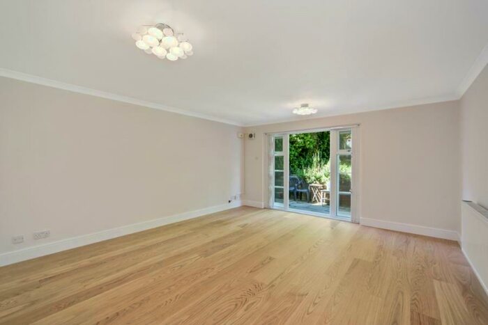 3 Bedroom Flat To Rent In Parkhill Road, Belsize Park, NW3