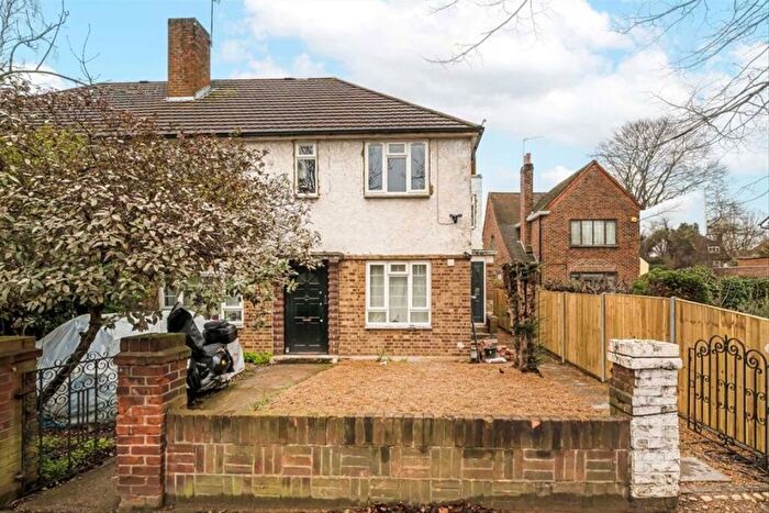 Studio To Rent In Ellesmere Road, Chiswick, W4