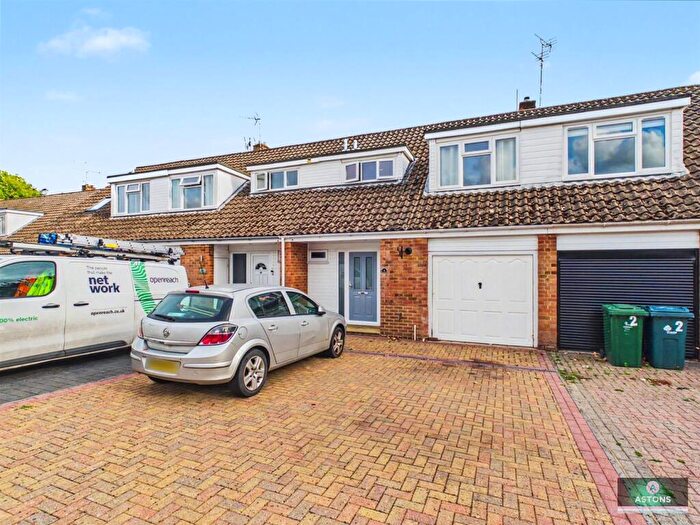 3 Bedroom Terraced House For Sale In Old Manor Close, Ifield Green, RH11