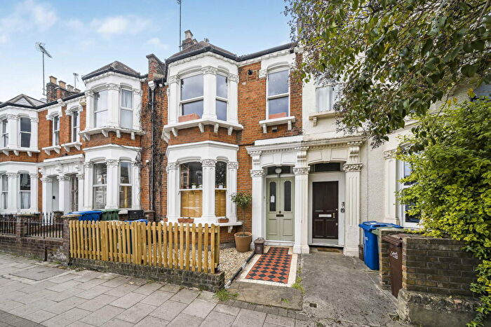 2 Bedroom Flat For Sale In Ivydale Road, London, SE15