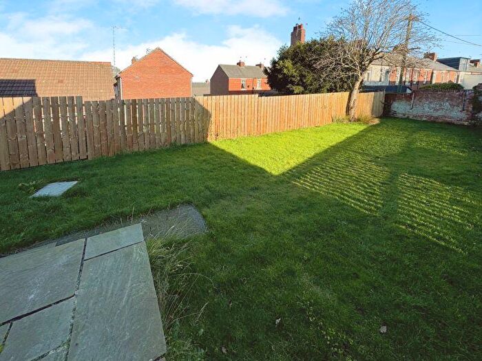 3 Bedroom Semi-Detached House For Sale In Lime Grove, Ryton, NE40