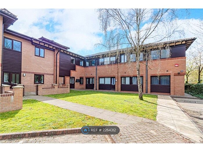 2 Bedroom Flat To Rent In Furze Court, Fareham, PO16