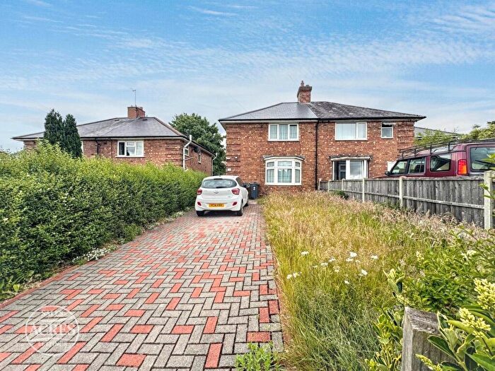 3 Bedroom Semi Detached House For Sale In Wimpole Grove, Kingstanding, Birmingham, B44