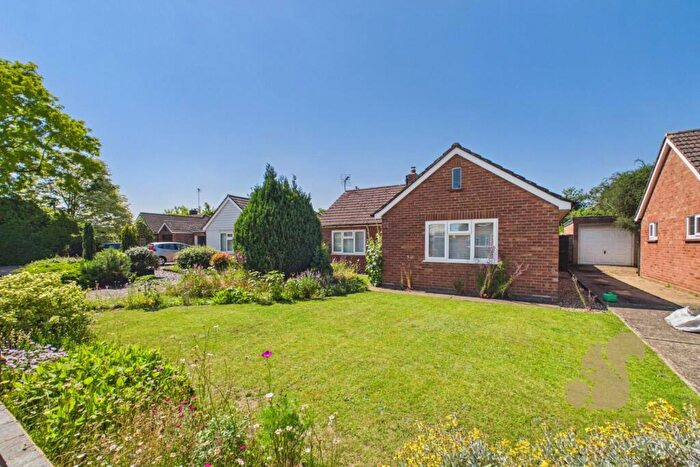 2 Bedroom Detached Bungalow For Sale In Gainsborough Road, Colchester, CO3