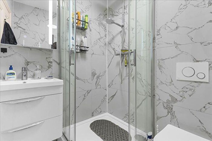 1 Bedroom Flat To Rent In Palace Gate, London, W8