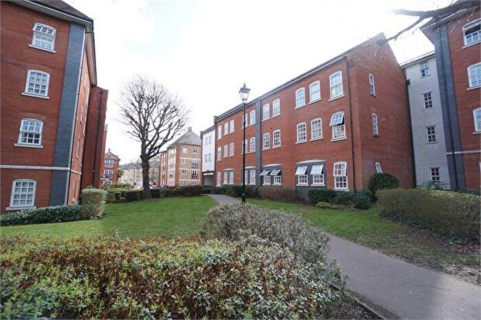 2 Bedroom Flat To Rent In Albany Gardens, Colchester, Essex., CO2
