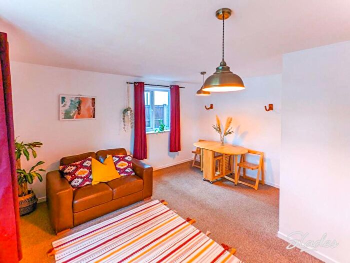 1 Bedroom Apartment To Rent In Melbourne Court, Seabourne Road, Bournemouth, BH5