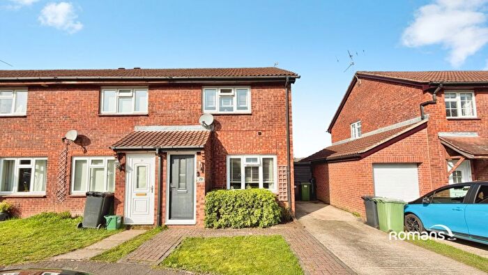 2 Bedroom End Terrace House For Sale In Oldberg Gardens, Basingstoke, Hampshire, RG22