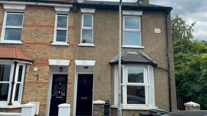2 Bedroom House To Rent In Coombe Road, Gravesend, DA12