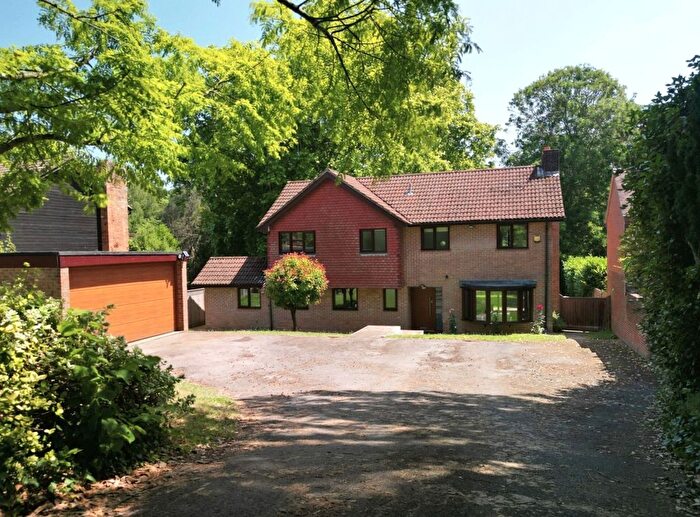 4 Bedroom Detached House For Sale In Hamble Wood, Botley, SO30