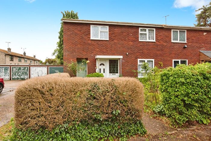 4 Bedroom Semi-Detached House For Sale In Kimms Belt, Thetford, IP24