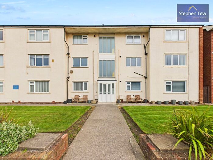 2 Bedroom Flat For Sale In Clifton Drive, Blackpool, FY4