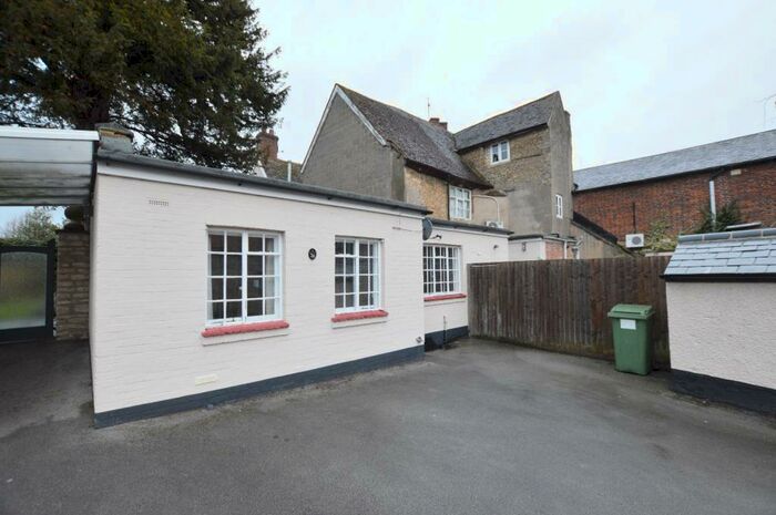 1 Bedroom Bungalow To Rent In Lime Street, Olney, MK46