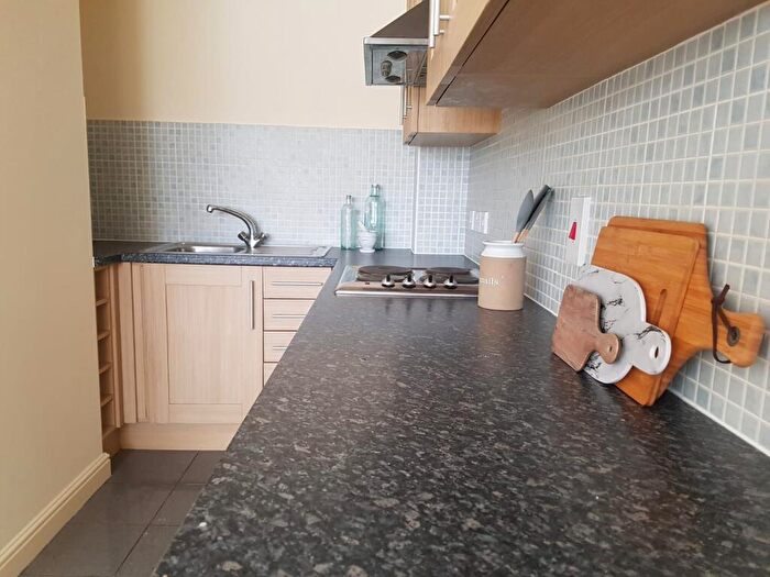 2 Bedroom Flat To Rent In Tanners Court // Modern Bed Flat // Aug, LN5