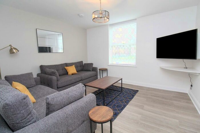 2 Bedroom Apartment To Rent In Hatton Place, London, EC1N