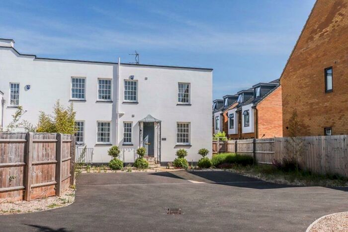 2 Bedroom Flat To Rent In Off Village Road, GL51