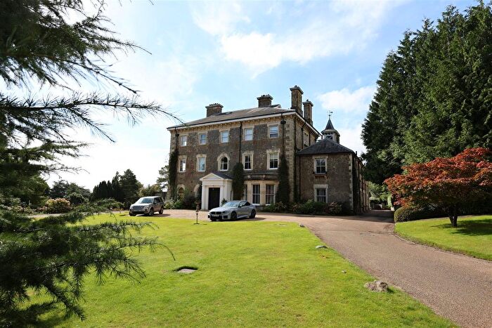 3 Bedroom Flat For Sale In Emmetts Lane, Ide Hill, Sevenoaks, TN14