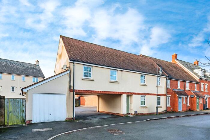 2 Bedroom House To Rent In Maida Vale, Swindon, SN25