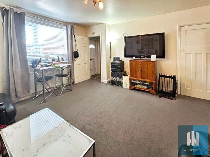 3 Bedroom End Of Terrace House For Sale In Kingsway, Pontefract, West Yorkshire, WF8